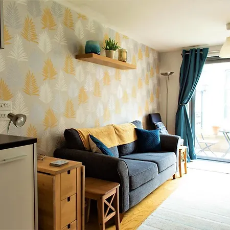 City Centre - 2 Bed With Private Deck *